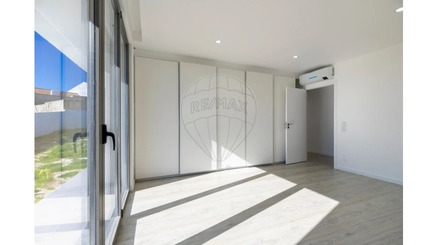 Moradia T4 para Venda em Ribamar Foto 31