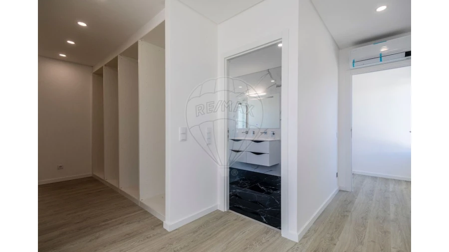 Moradia T4 para Venda em Ribamar Foto 21