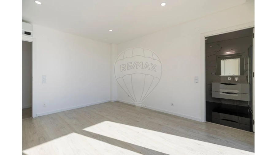 Moradia T4 para Venda em Ribamar Foto 30