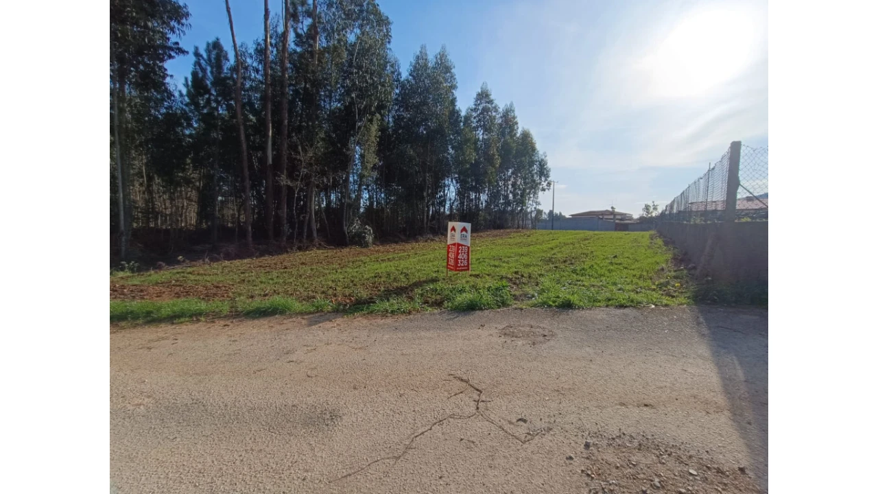 Terreno para Venda em Arrifana Foto 1