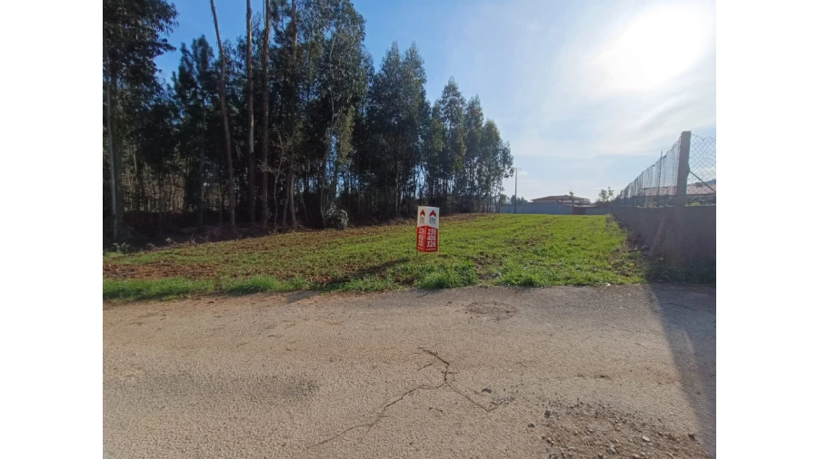 Terreno para Venda em Arrifana Foto 1