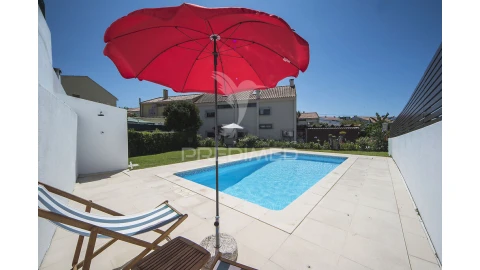 Moradia T6 para Venda em Olivais