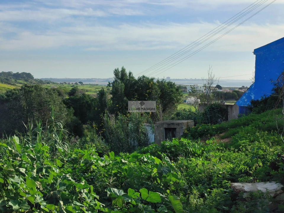 Terreno para Venda em Lagos (São Sebastião e Santa Maria) Foto 1