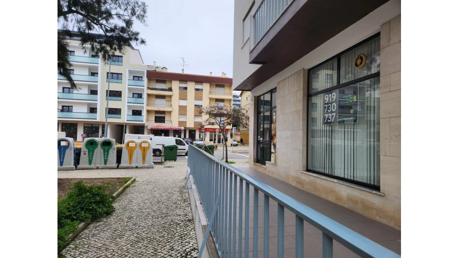 Loja para Arrendamento em Leiria, Pousos, Barreira e Cortes Foto 12