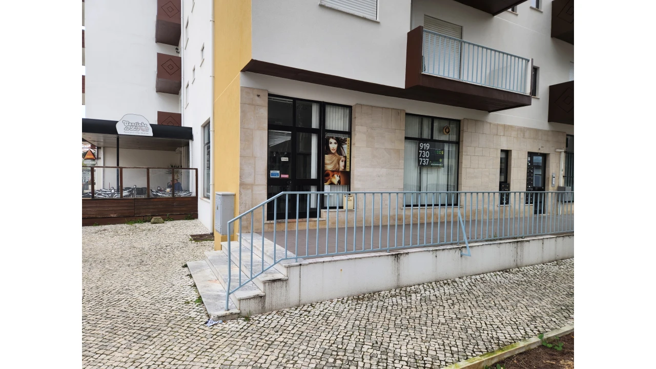 Loja para Arrendamento em Leiria, Pousos, Barreira e Cortes Foto 1