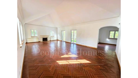 Moradia T6 para Arrendamento em Cascais e Estoril