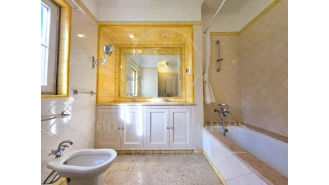 Moradia T6 para Arrendamento em Cascais e Estoril