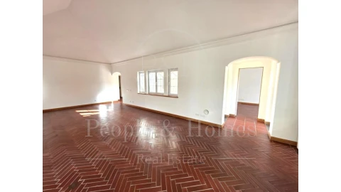 Moradia T6 para Arrendamento em Cascais e Estoril