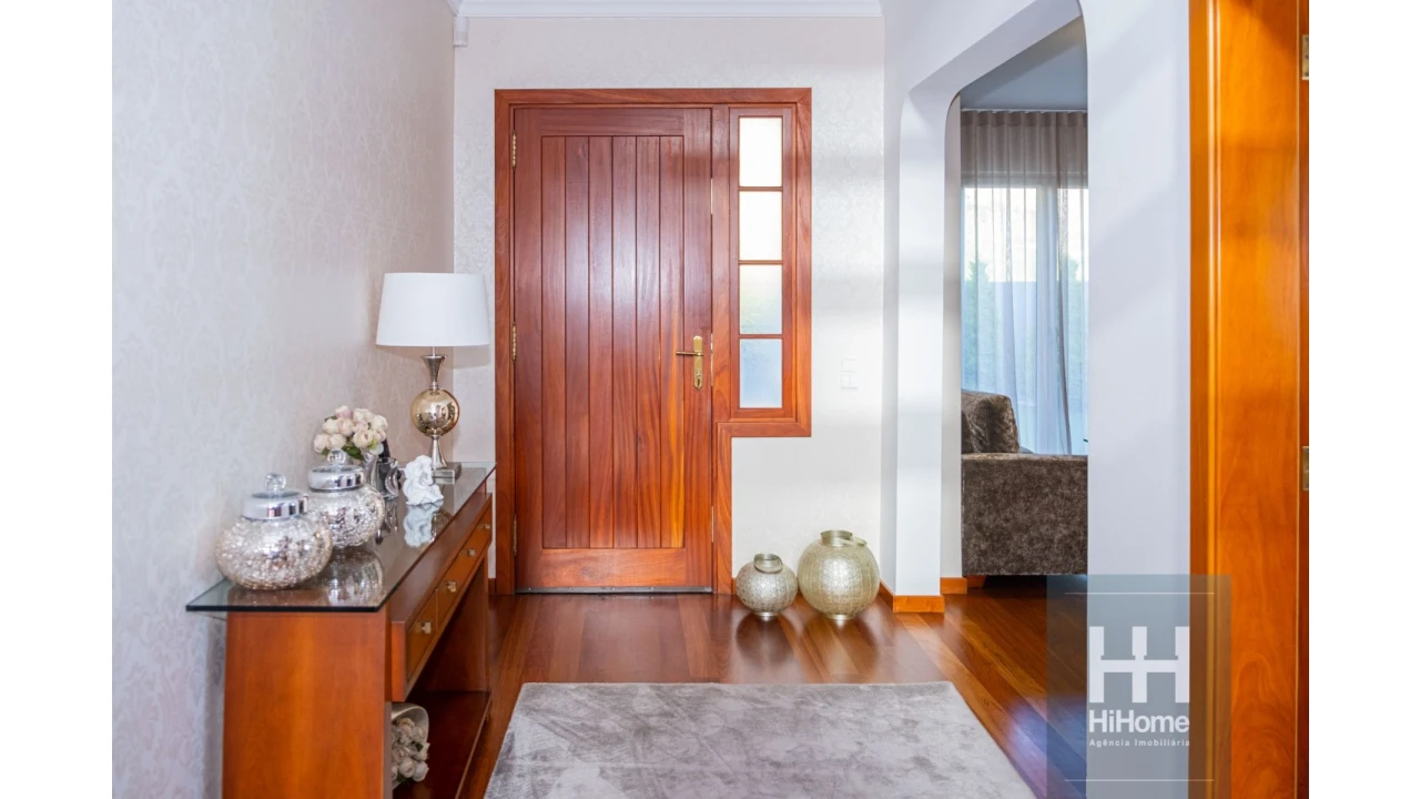 Moradia T4 para Venda em Canhas Foto 14