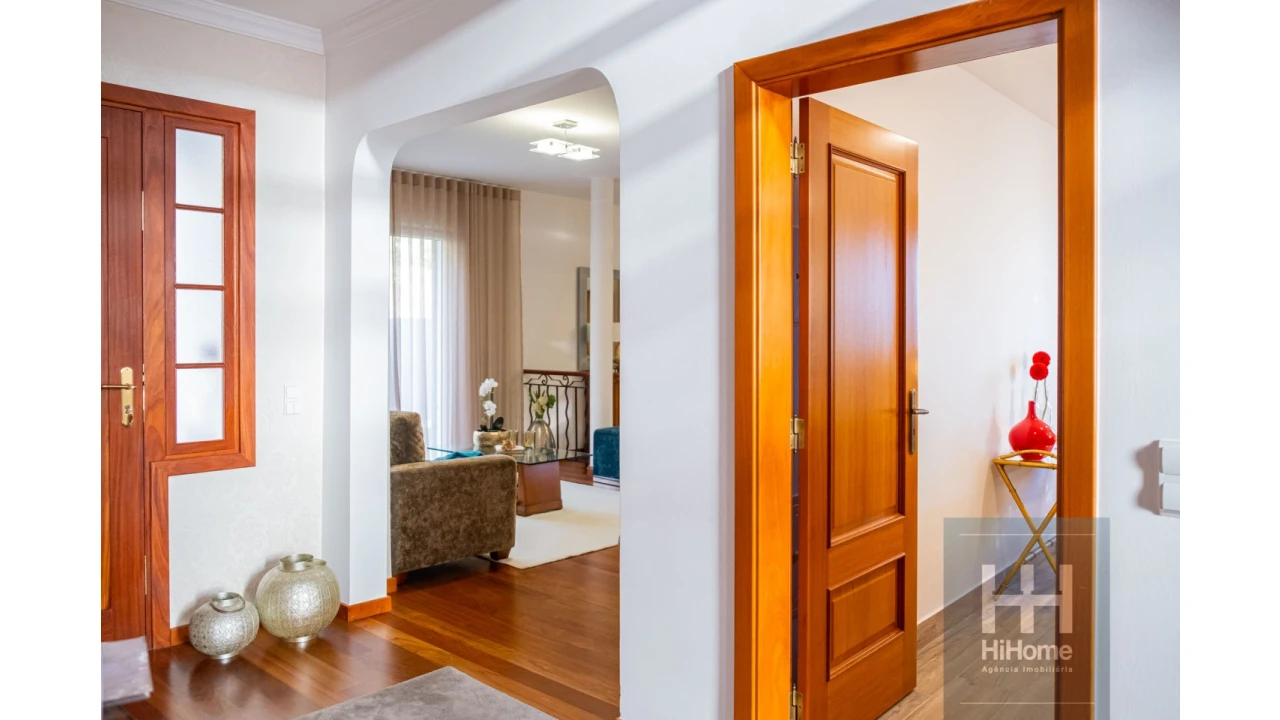 Moradia T4 para Venda em Canhas Foto 25