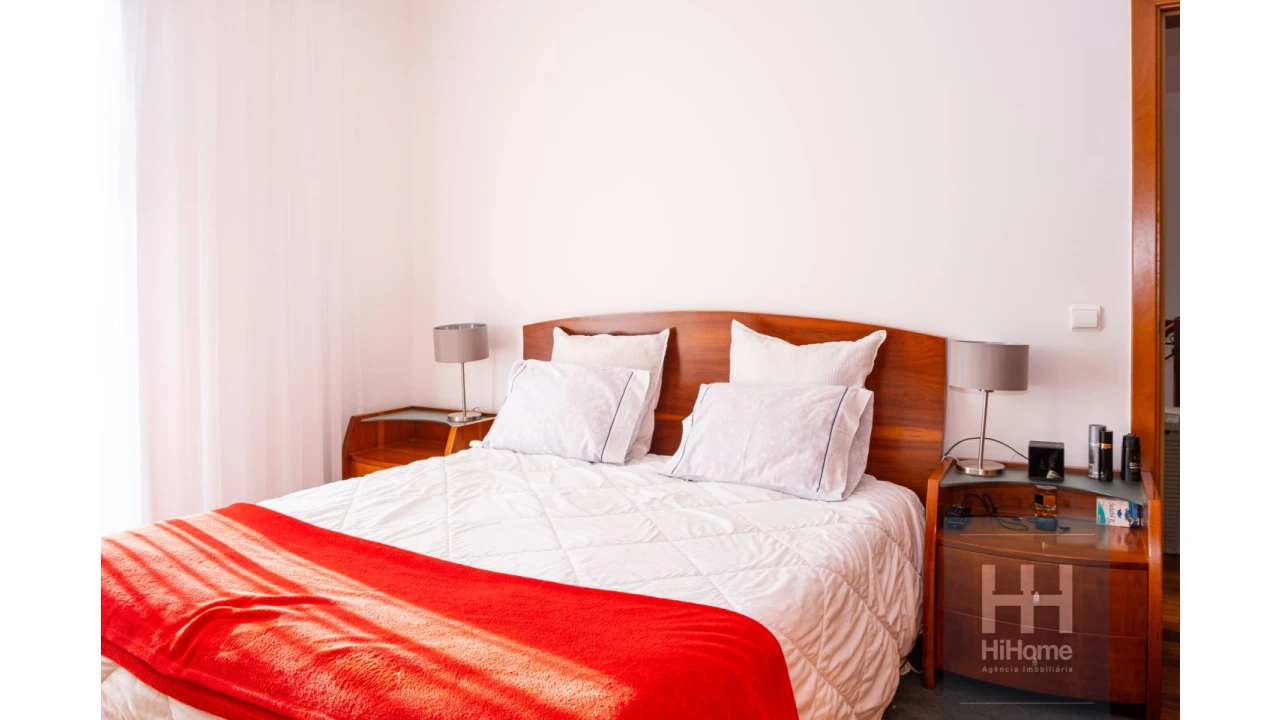 Moradia T4 para Venda em Canhas Foto 36