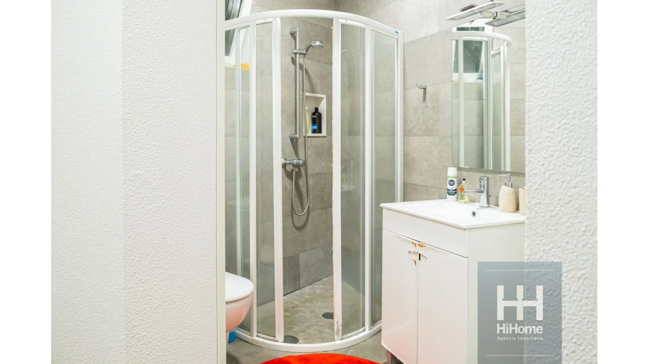 Moradia T4 para Venda em Canhas Foto 45