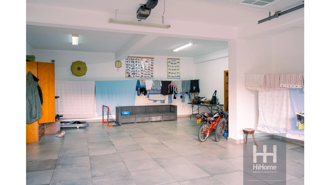 Moradia T4 para Venda em Canhas Foto 50