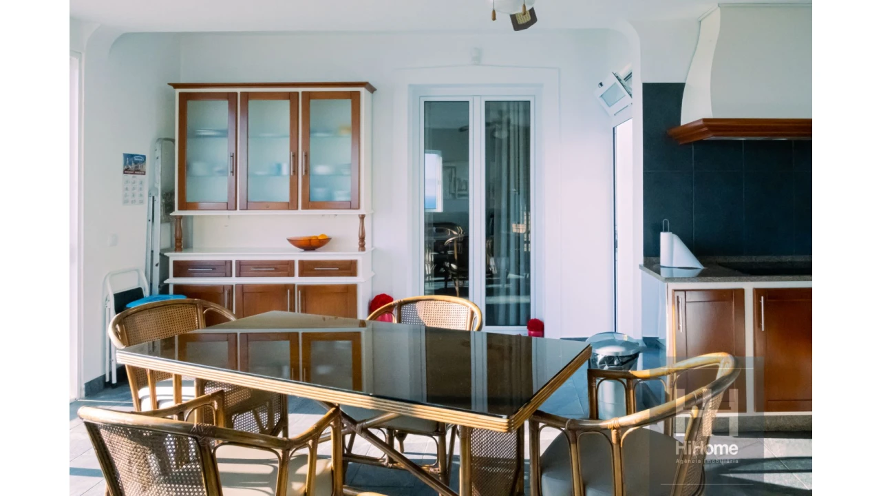 Moradia T4 para Venda em Canhas Foto 55