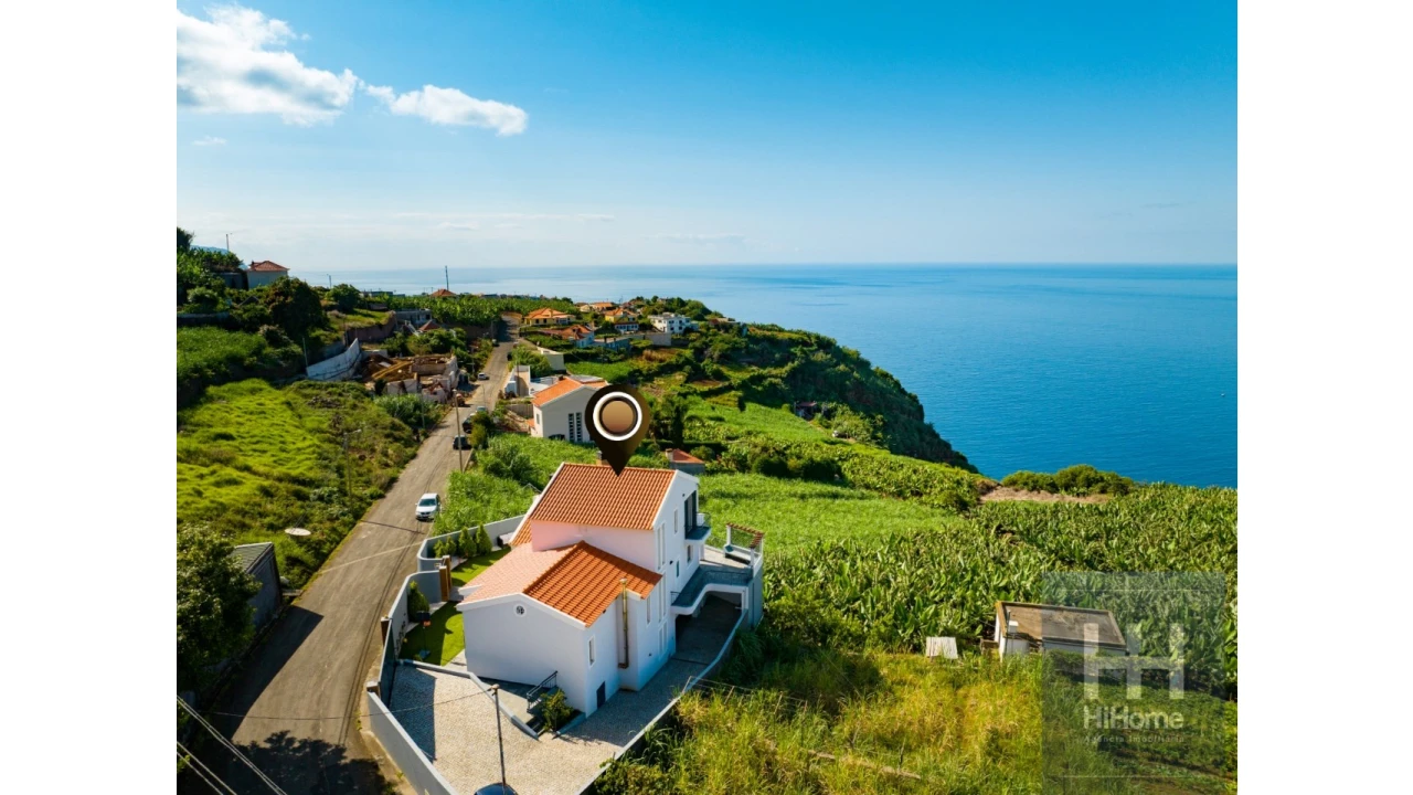 Moradia T4 para Venda em Canhas Foto 1