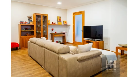 Moradia T4 para Venda em Canhas