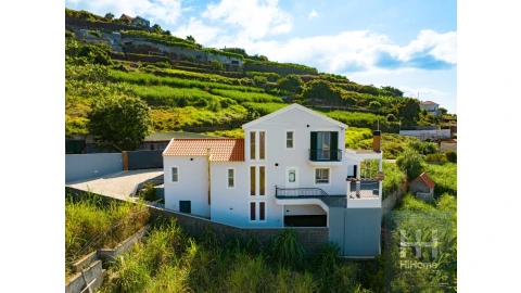 Moradia T4 para Venda em Canhas