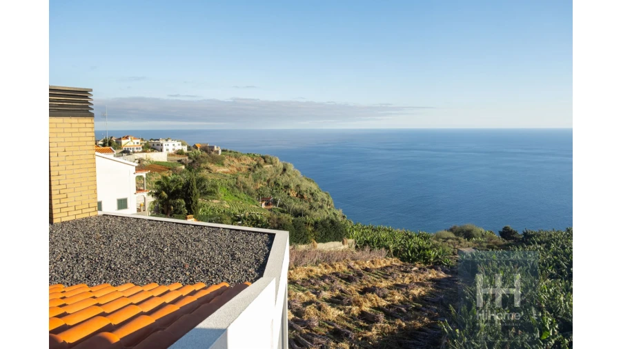 Moradia T4 para Venda em Canhas Foto 11