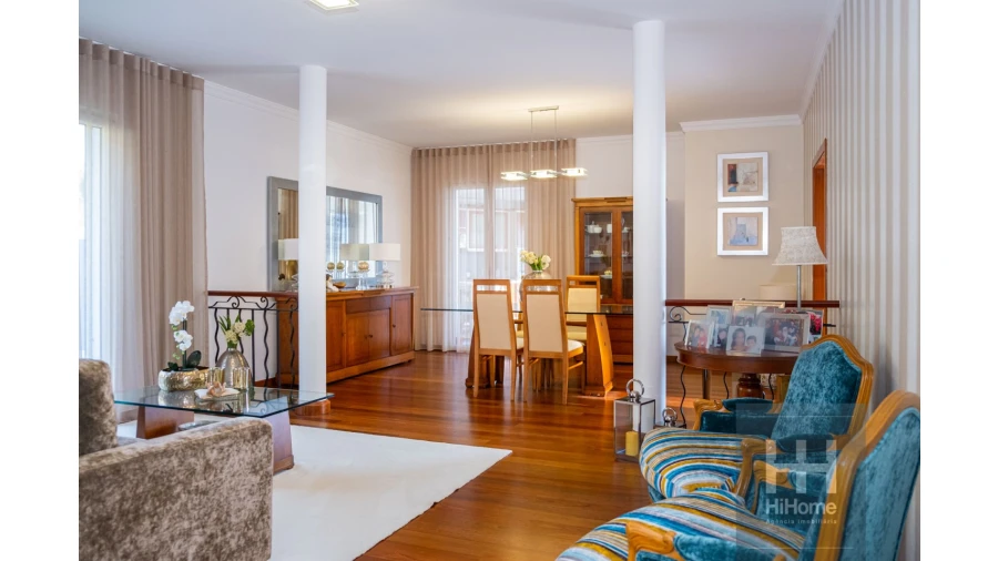 Moradia T4 para Venda em Canhas Foto 19