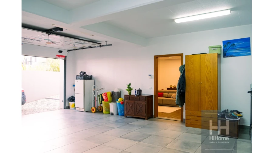 Moradia T4 para Venda em Canhas Foto 51