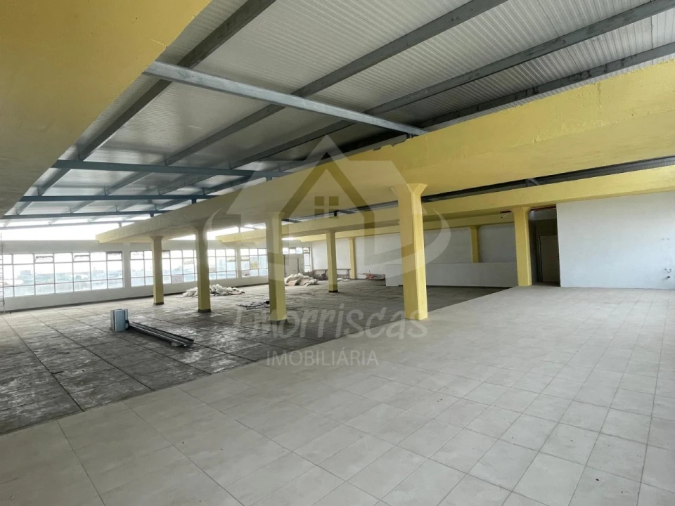 Armazém para Venda em Sacavém e Prior Velho Foto 2