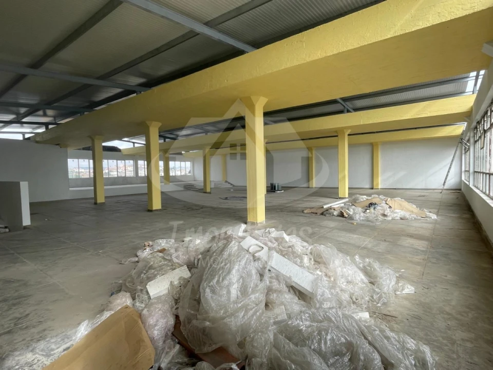 Armazém para Venda em Sacavém e Prior Velho Foto 4