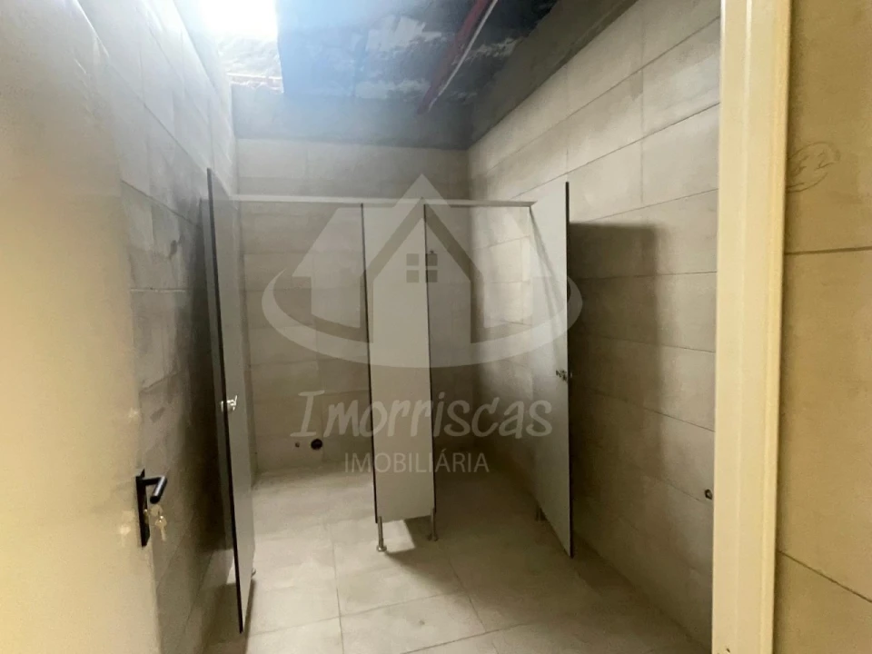 Armazém para Venda em Sacavém e Prior Velho Foto 10