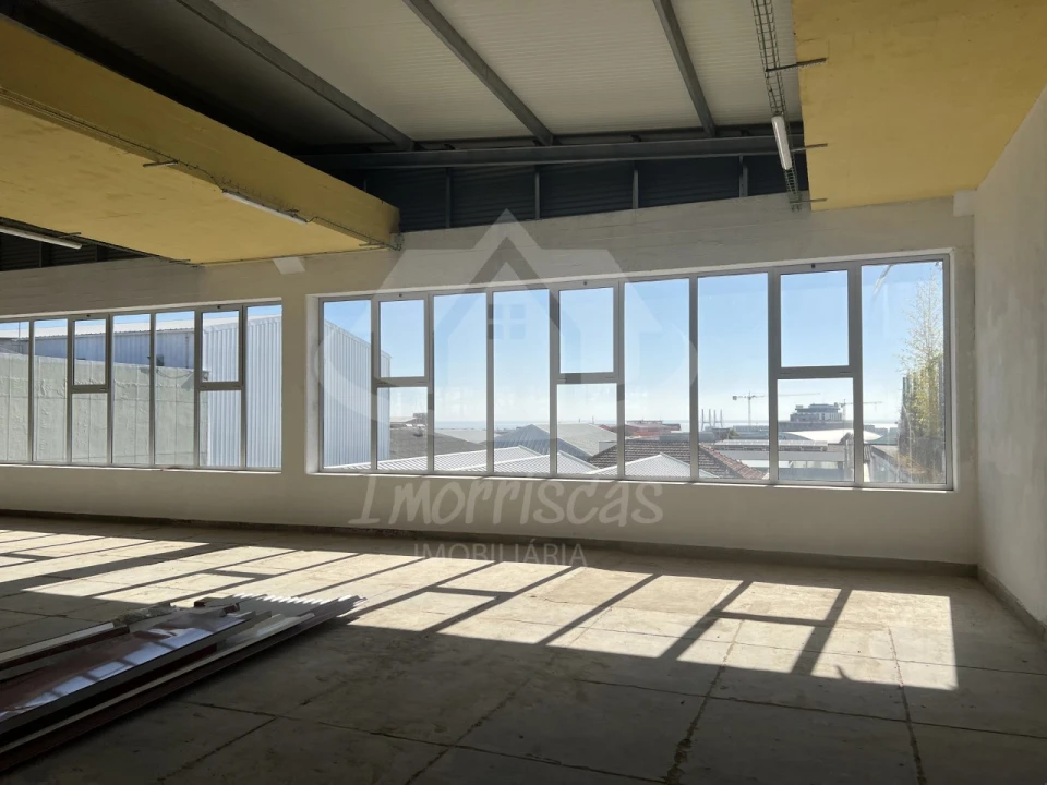 Armazém para Venda em Sacavém e Prior Velho Foto 5