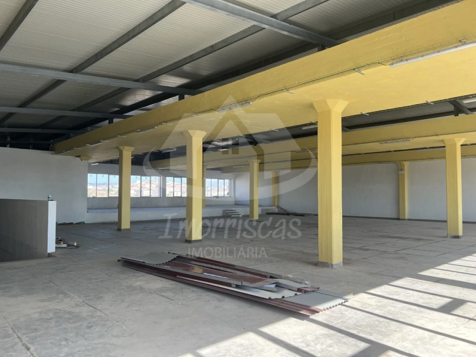 Armazém para Venda em Sacavém e Prior Velho Foto 8