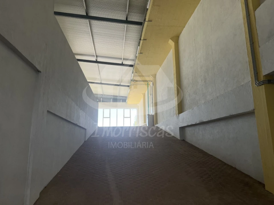 Armazém para Venda em Sacavém e Prior Velho Foto 10