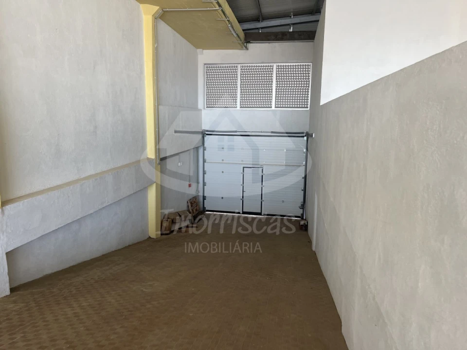 Armazém para Venda em Sacavém e Prior Velho Foto 11