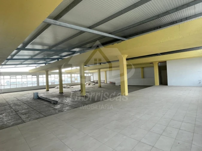 Armazém para Venda em Sacavém e Prior Velho Foto 2