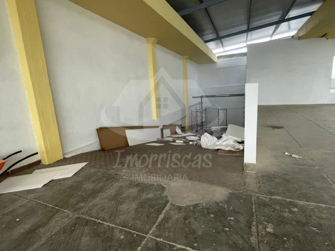 Armazém para Venda em Sacavém e Prior Velho Foto 7