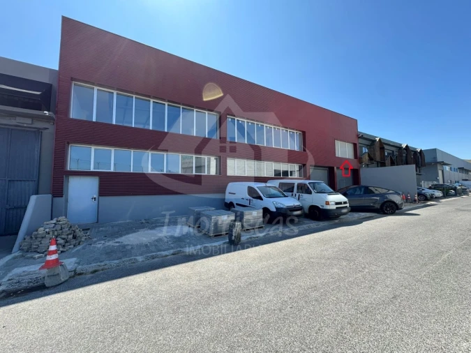 Armazém para Venda em Sacavém e Prior Velho Foto 3