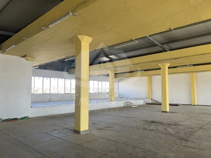 Armazém para Venda em Sacavém e Prior Velho Foto 9