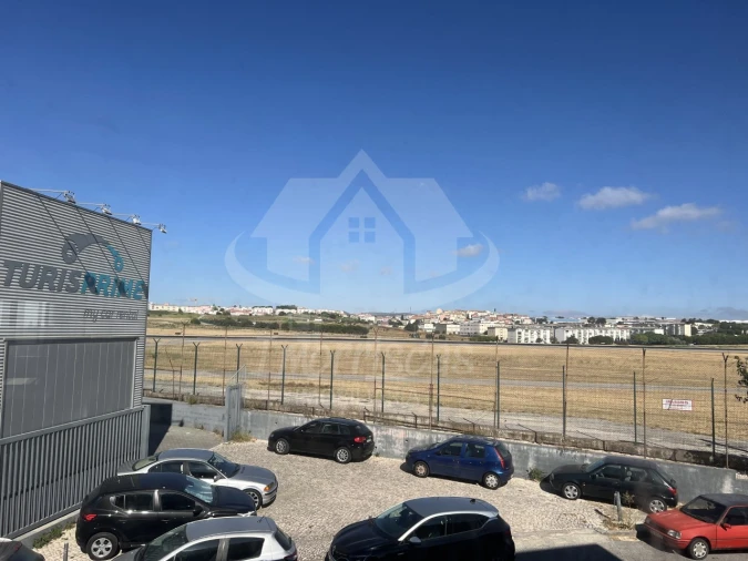 Armazém para Venda em Sacavém e Prior Velho Foto 15