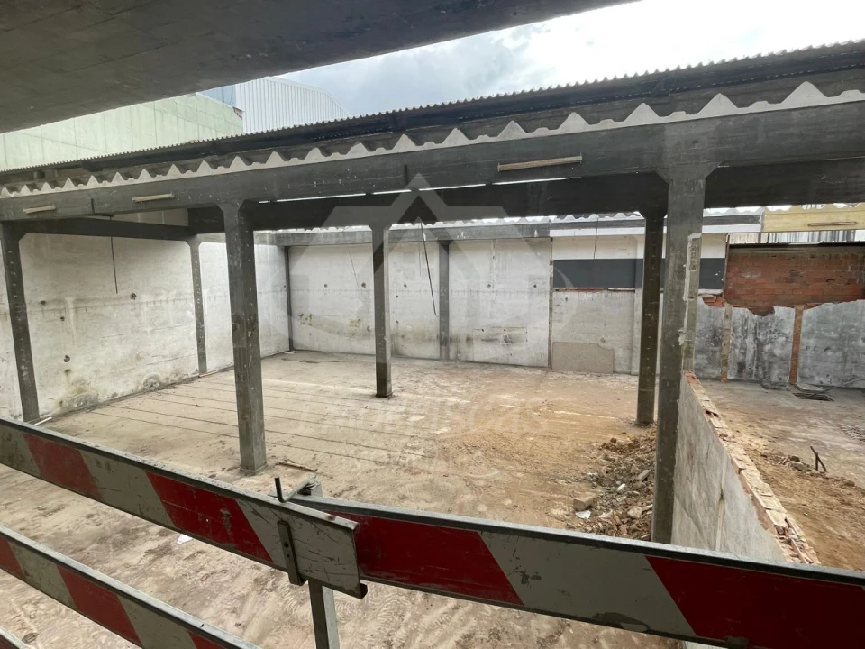 Armazém para Venda em Sacavém e Prior Velho Foto 8