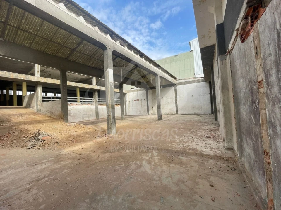 Armazém para Venda em Sacavém e Prior Velho Foto 10