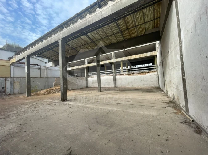 Armazém para Venda em Sacavém e Prior Velho Foto 11