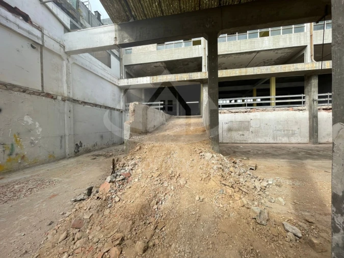 Armazém para Venda em Sacavém e Prior Velho Foto 12