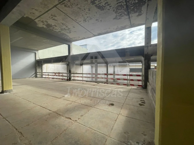 Armazém para Venda em Sacavém e Prior Velho Foto 13