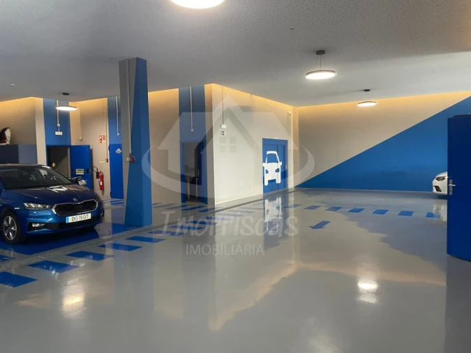 Armazém para Venda em Sacavém e Prior Velho Foto 17