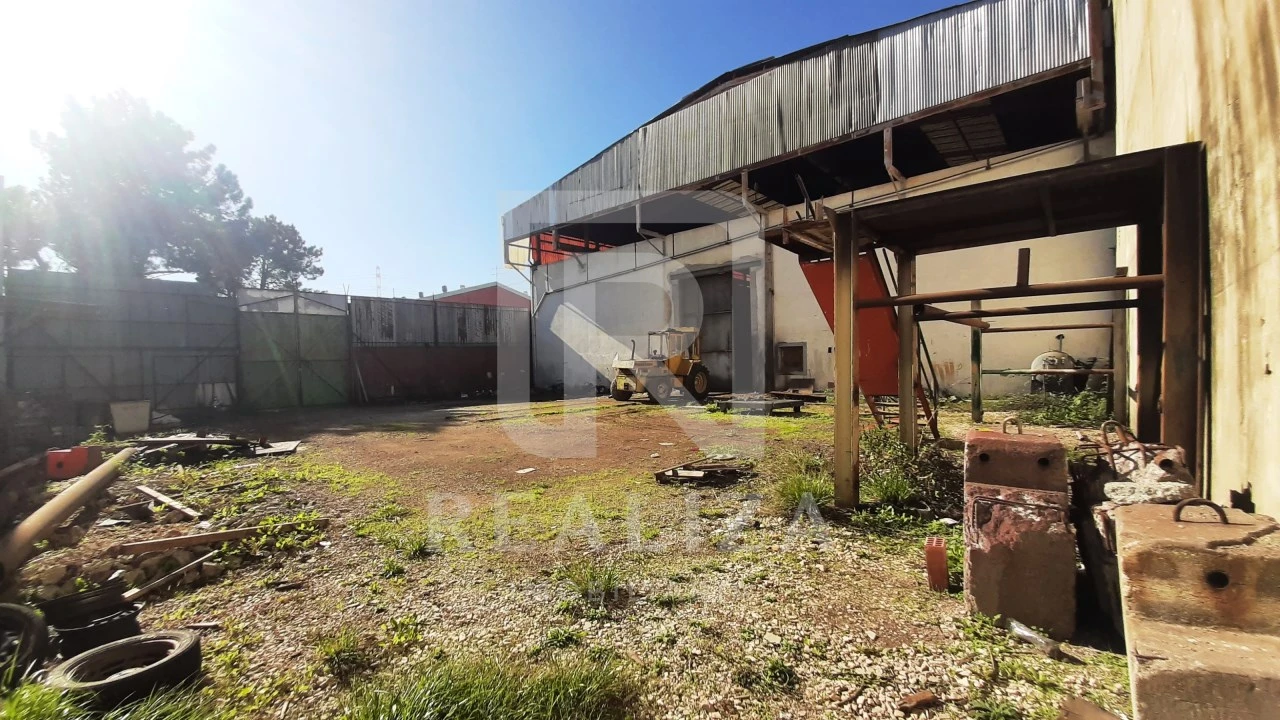 Terreno para Venda em Seixal, Arrentela e Aldeia de Paio Pires Foto 5