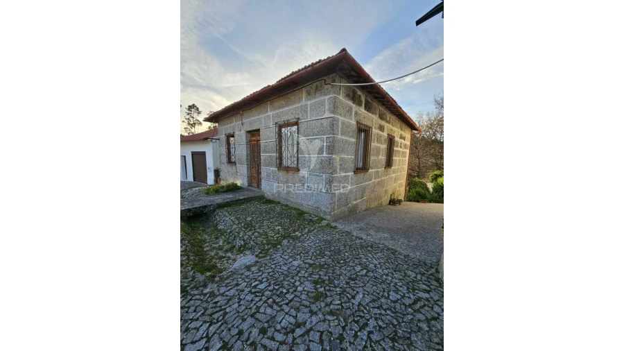 Moradia T3 para Venda em Silvares (São Martinho) Foto 2