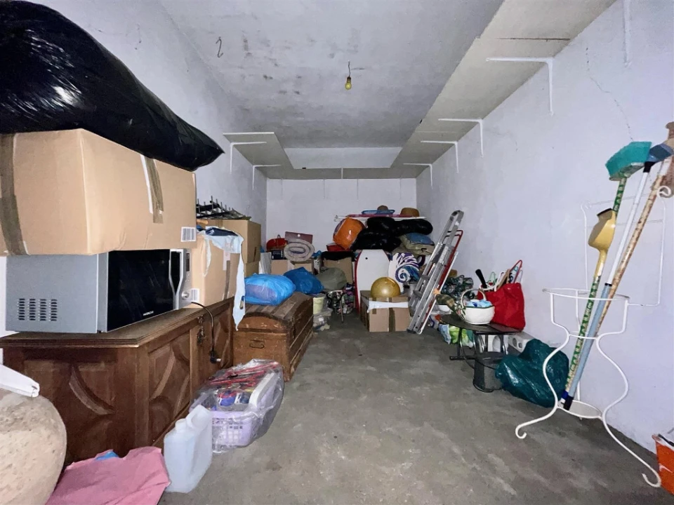 Garagem para Venda em Santo Antonio dos Olivais Foto 3