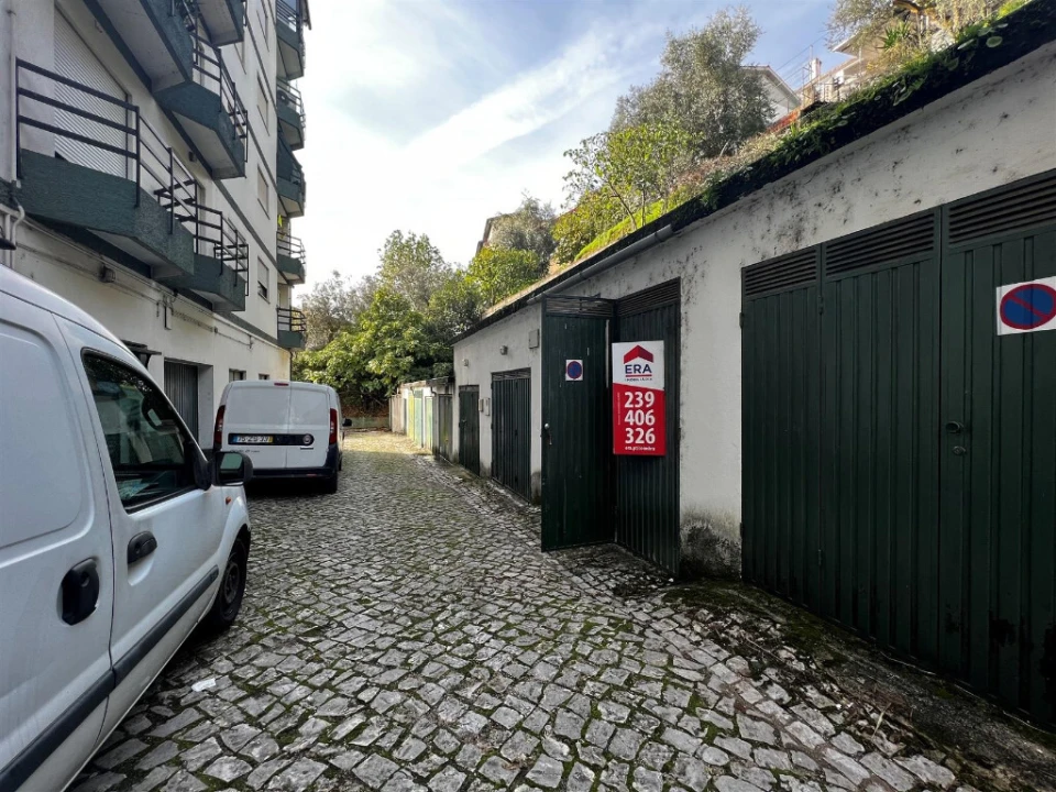 Garagem para Venda em Santo Antonio dos Olivais Foto 1