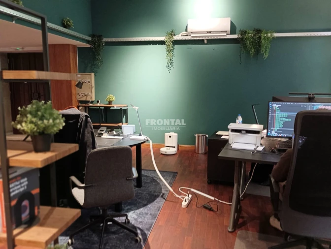 Escritório para Venda em Lordelo do Ouro e Massarelos Foto 3