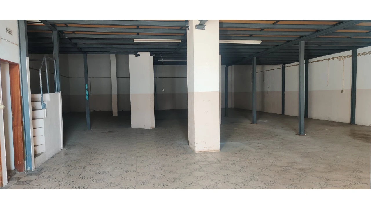 Armazém para Arrendamento em Póvoa de Santa Iria e Forte da Casa Foto 2