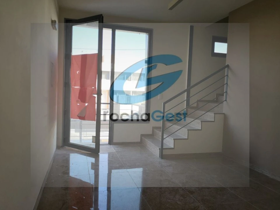 Armazém para Arrendamento em Arcozelo Foto 5