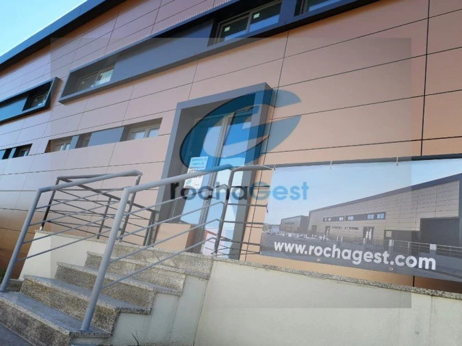 Armazém para Arrendamento em Arcozelo Foto 14